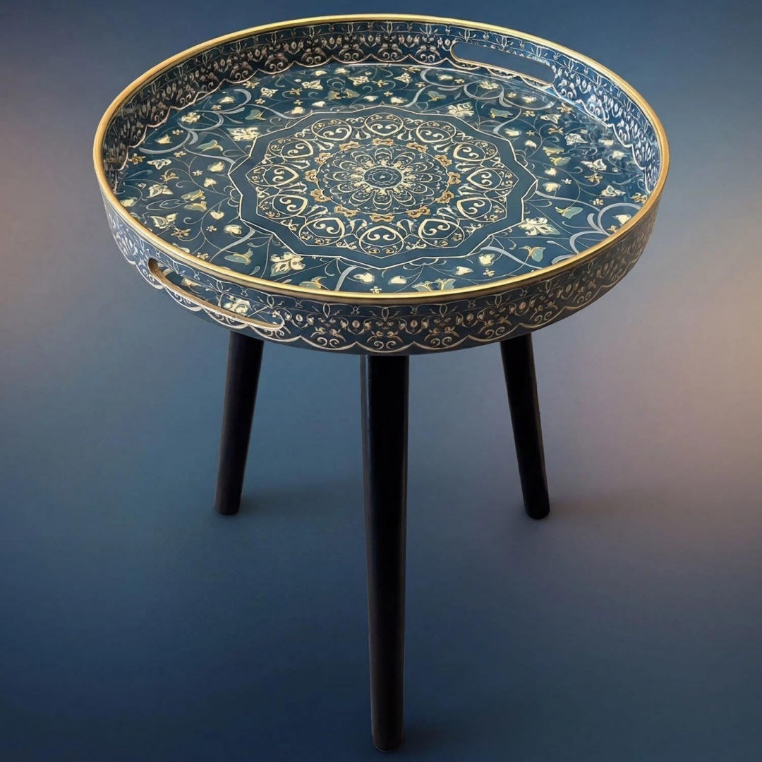 runder beistelltisch fuer den aussenbereich mit abnehmbaren 3 beinen aus holz vielseitiger tabletttisch perfekt fuer runden couchtisch tee und entspannungszeit 45 cm blaues labyrinth