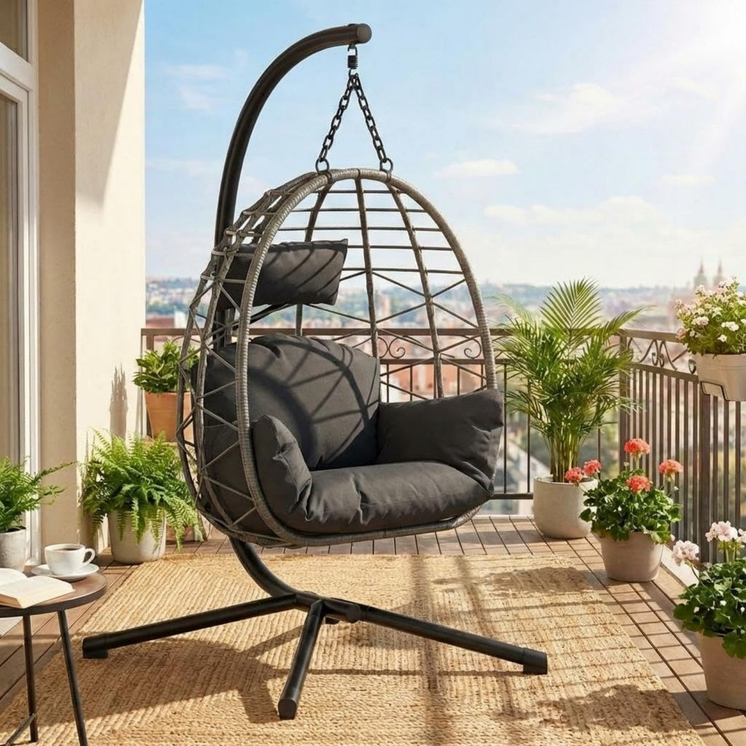 Haengesessel aus Rattan mit Metallgestell klappbar wetterfest bis 150 kg belastbar inkl schwarzer Abdeckung Outdoor Indoor Ei-Schaukelstuhl fuer Garten Balkon Terrasse Graues Rattan